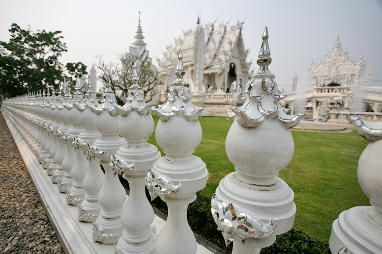 Wat Rong Khun – самый необычный буддистский храм