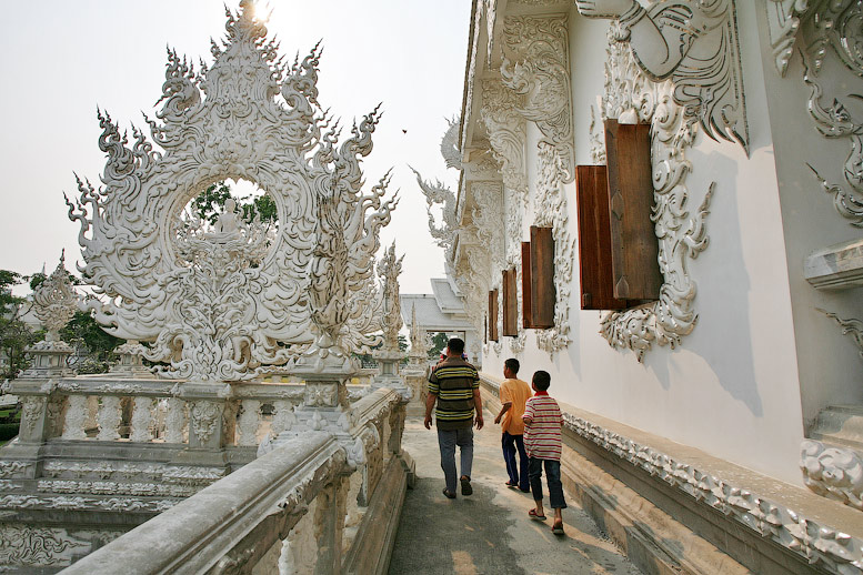 Wat Rong Khun – самый необычный буддистский храм